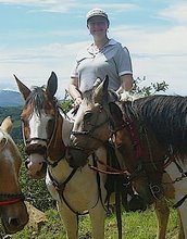 susan is now our best neighbor - making friends with horses in Monteverde Costa Rica